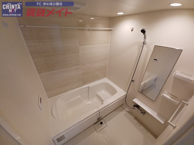 バス・シャワールーム　同型参考写真