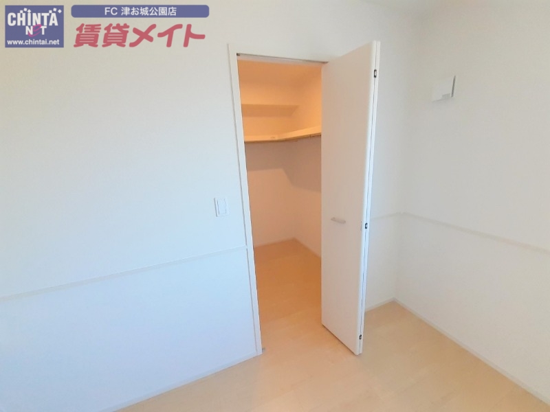 収納　同型参考写真