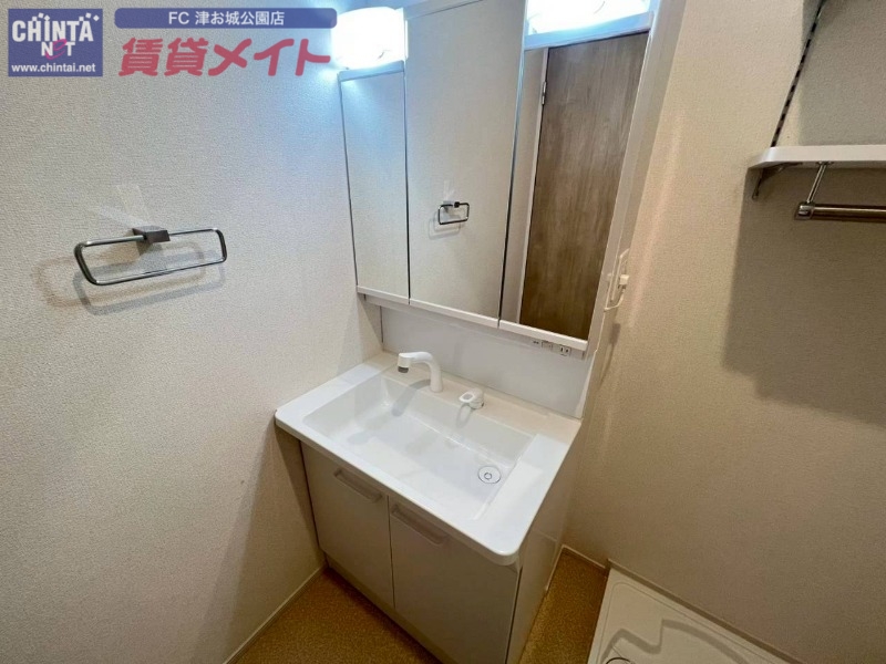 洗面設備　同型参考写真
