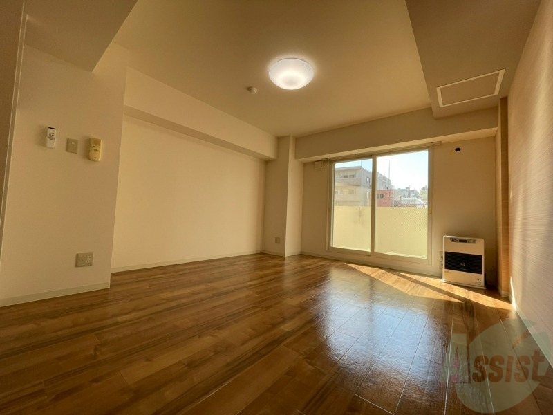 居室・リビング　キッチン側からＬＤＫを撮影。イメージを掴んでくださいね。