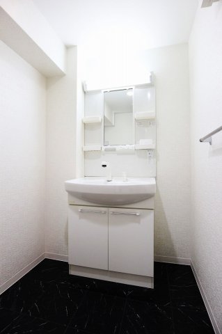 洗面設備　朝の身支度には欠かせない独立洗面化粧台