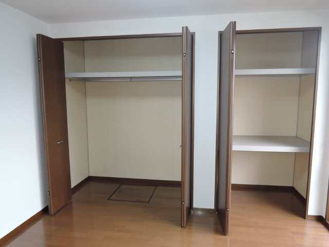 収納　収納（南洋室）