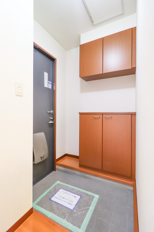 玄関　図面と現状に相違がある場合には現状を優先