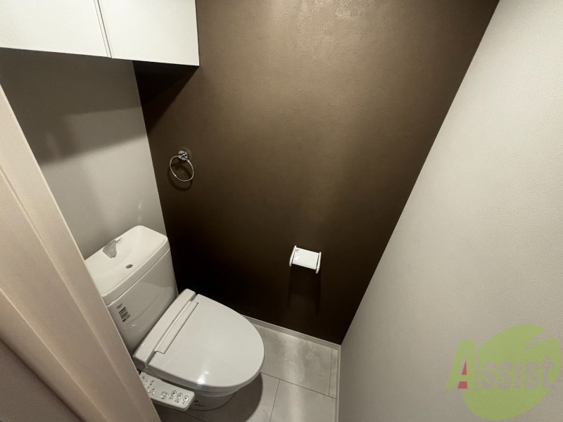 トイレ　トイレはウォシュレット機能付きです。安心して使用できますね。