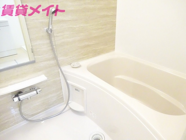 バス・シャワールーム　同タイプの部屋写真です。