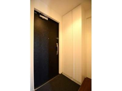 玄関　★《見学予約受け付け中》設備充実のハイグレード賃貸マンション