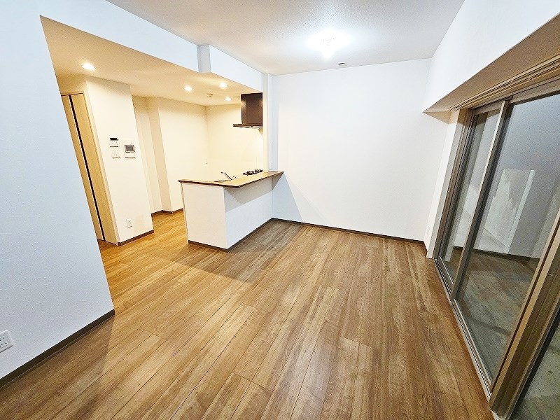 居室・リビング　同一マンション同型タイプ※床がホワイトになります