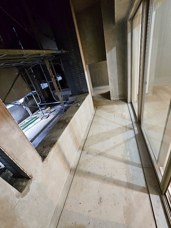 バルコニー　同一マンション同型タイプ※床がホワイトになります