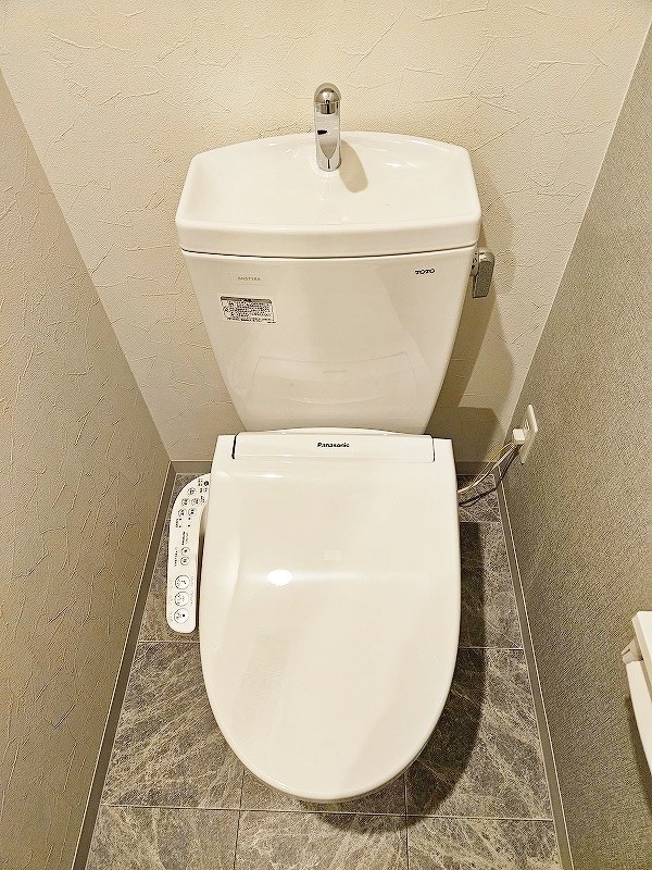 トイレ　同一マンション同型タイプ※床がホワイトになります