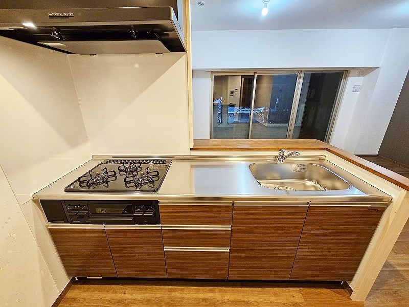 キッチン　同一マンション同型タイプ※床がホワイトになります