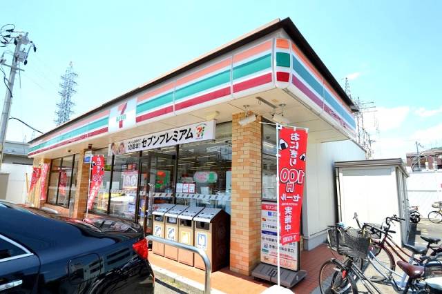 コンビニ　セブンイレブン広島草津東2丁目店（コンビニ）まで247m