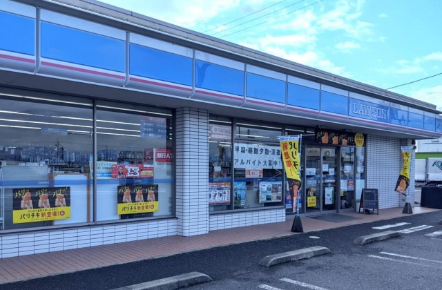 コンビニ　ローソン　国道辻店（コンビニ）まで1000m