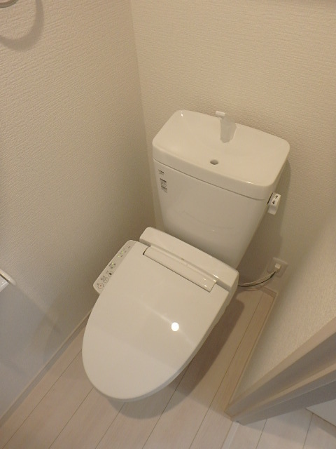 トイレ　機能の付いたトイレで毎日快適な事間違い無しですね