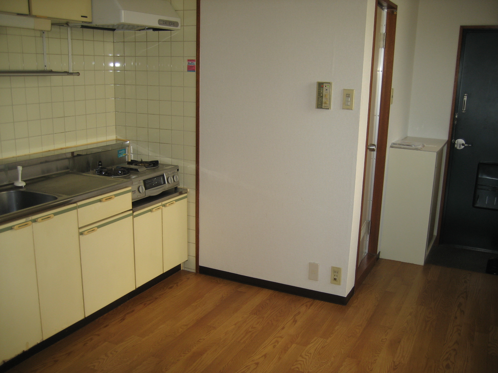 キッチン　別部屋参考写真です