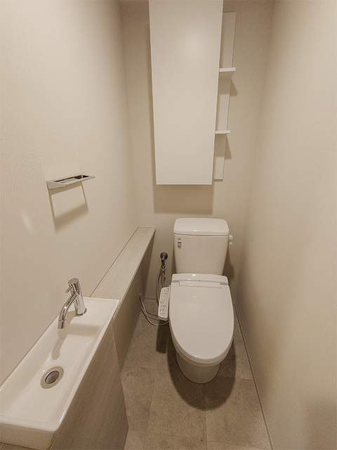 トイレ　※写真は同タイプ住戸です。