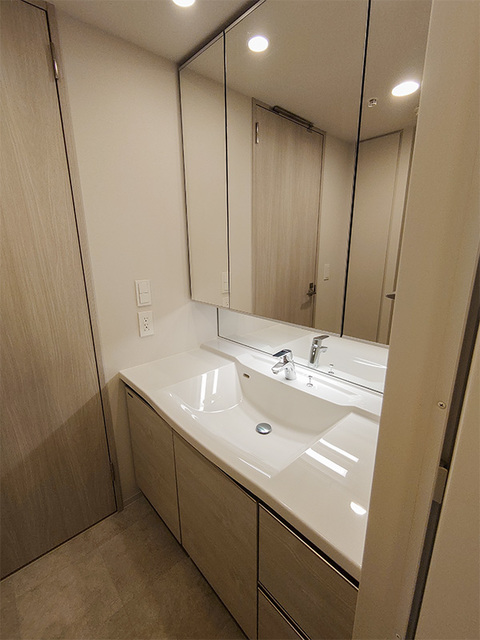 洗面設備　※写真は同タイプ住戸です。