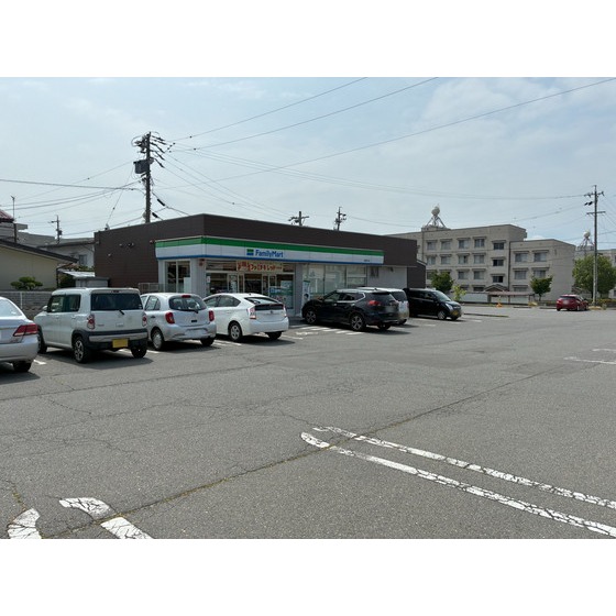 コンビニ　ファミリーマート長野宇木店（コンビニ）まで656m