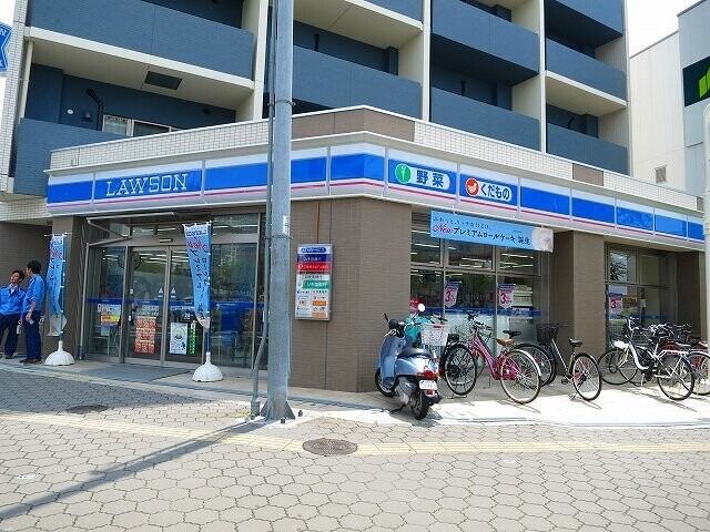 コンビニ　ローソン川西小花一丁目店（コンビニ）まで500m