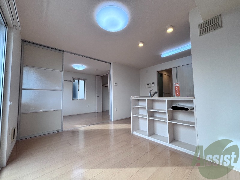 居室・リビング　陽の光が差し込む明るいお部屋は気持がいいですね。
