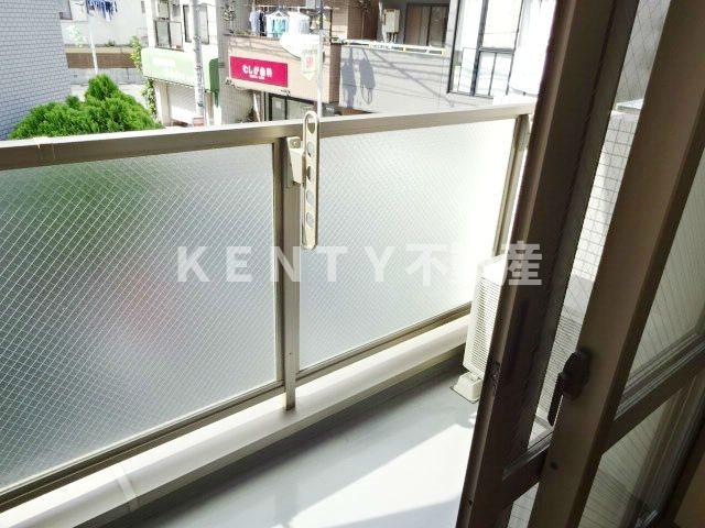 バルコニー　開放的で明るい空間を演出してくれるバルコニーです