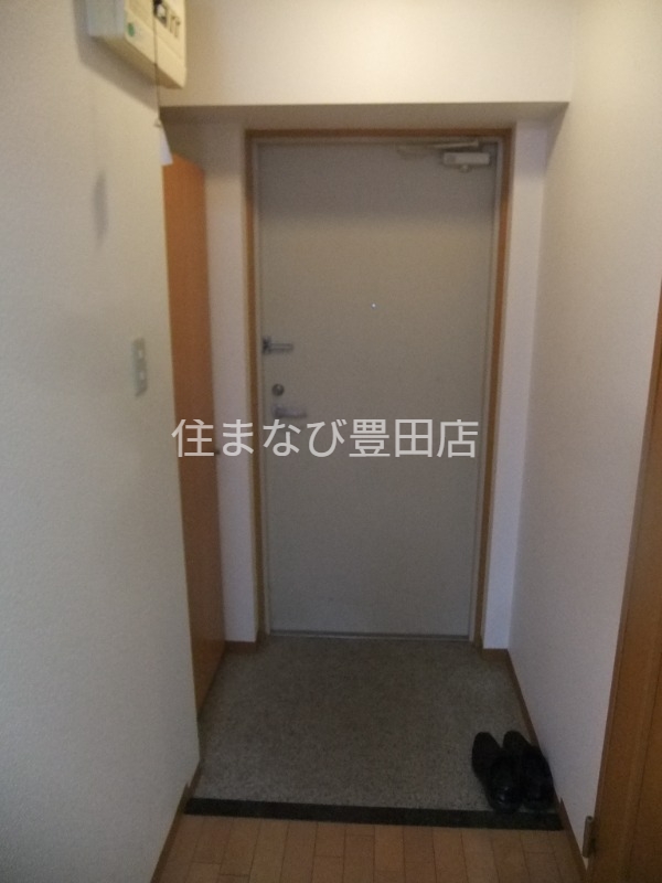 玄関　同型別部屋写真