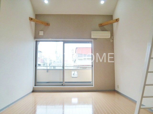 居室・リビング　広々9.6帖あります