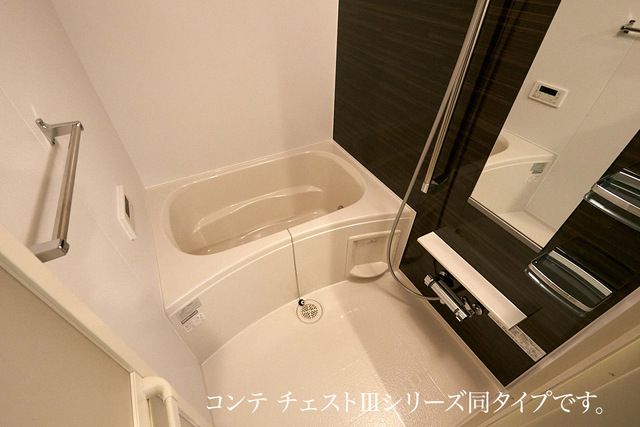 メゾンド トレーフルの風呂写真