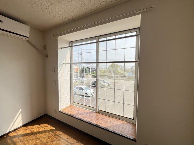 バルコニー　同物件別部屋です