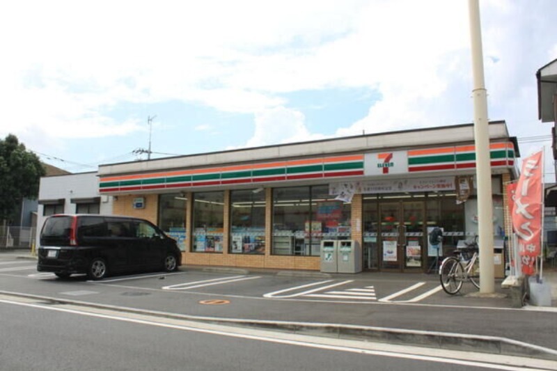 コンビニ　セブンイレブン横浜川和台店（コンビニ）まで250m