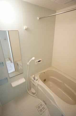 バス・シャワールーム　コンパクトで使いやすいお風呂です