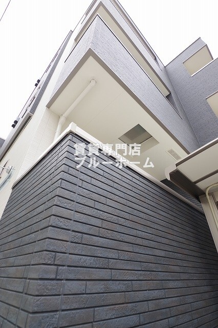 建物外観　木造3階建て！
