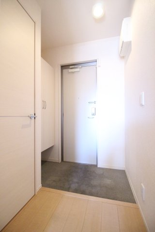 玄関　※別部屋写真
