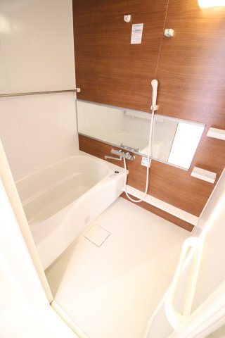 バス・シャワールーム　※別部屋写真