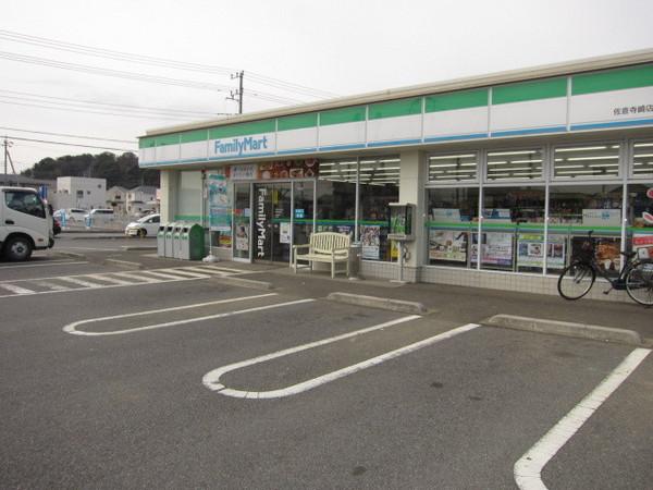 コンビニ　ファミリーマート佐倉寺崎店（コンビニ）まで671m