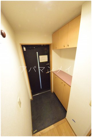 玄関　収納もある玄関です