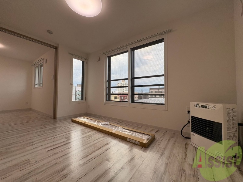 居室・リビング　広くてキレイなお部屋が広がっていて、充実した生活が送れそう。
