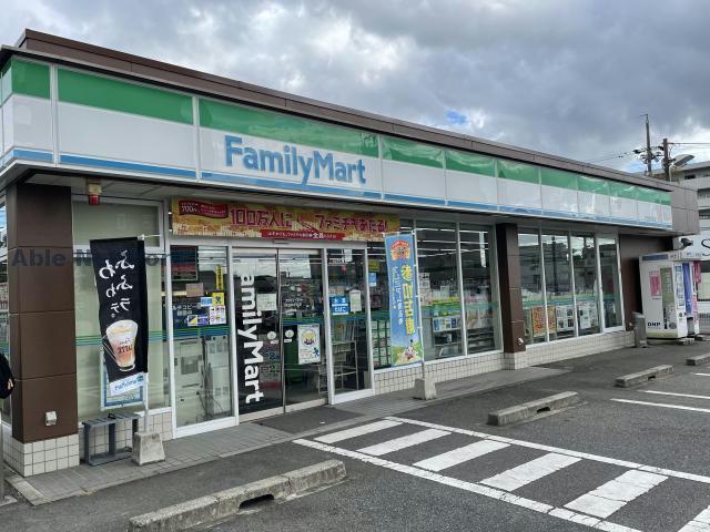 コンビニ　ファミリーマート天白向が丘店（コンビニ）まで330m