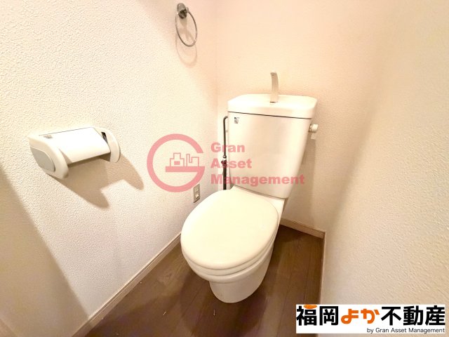 トイレ　【１００３号室実写真】清潔感のあるトイレです