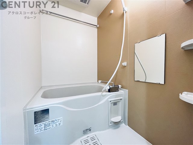 バス・シャワールーム　浴室乾燥機付きで便利です♪