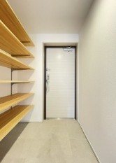 玄関　※別部屋参照