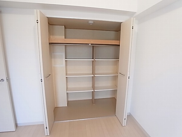 収納　同物件別部屋写真