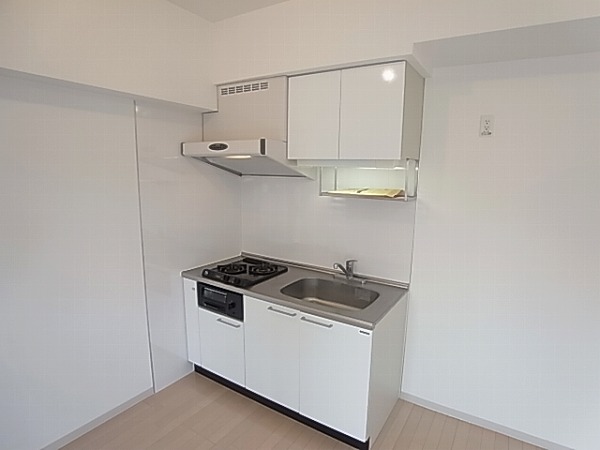 キッチン　同物件別部屋写真