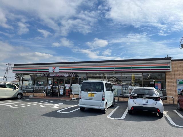 コンビニ　セブンイレブン（コンビニ）まで500m