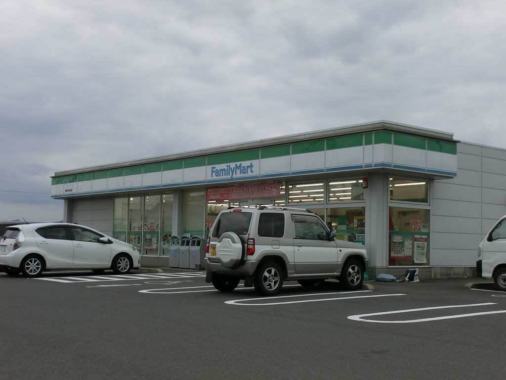 コンビニ　ファミリ マ ト　観音寺中田井店（コンビニ）まで887m