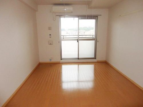 居室・リビング　★日当たりの良い明るいお部屋です★