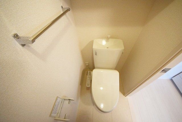トイレ　★収納・コンセント付きトイレ★