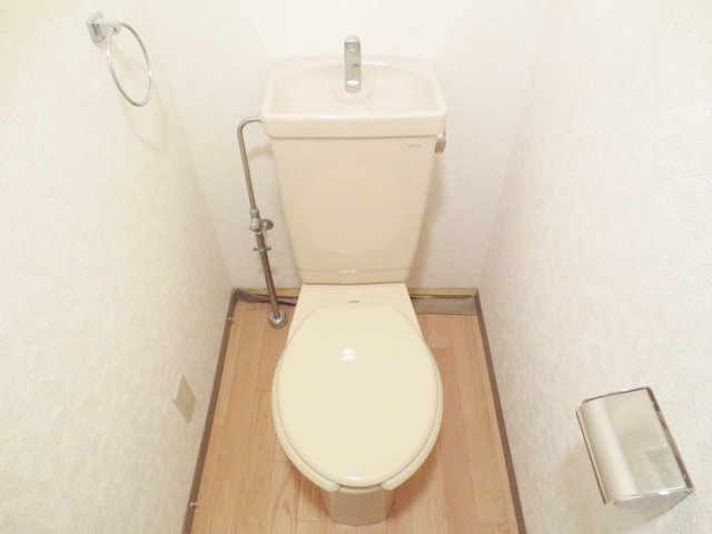 トイレ　別号室の参考写真です。