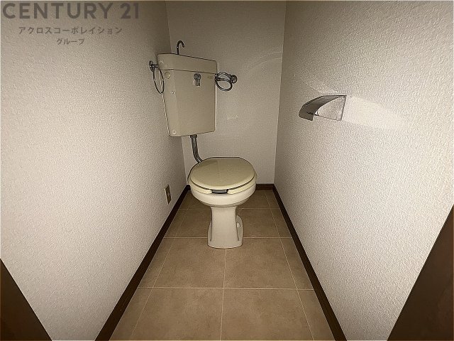 トイレ　シンプルで掃除のしやすいトイレです♪