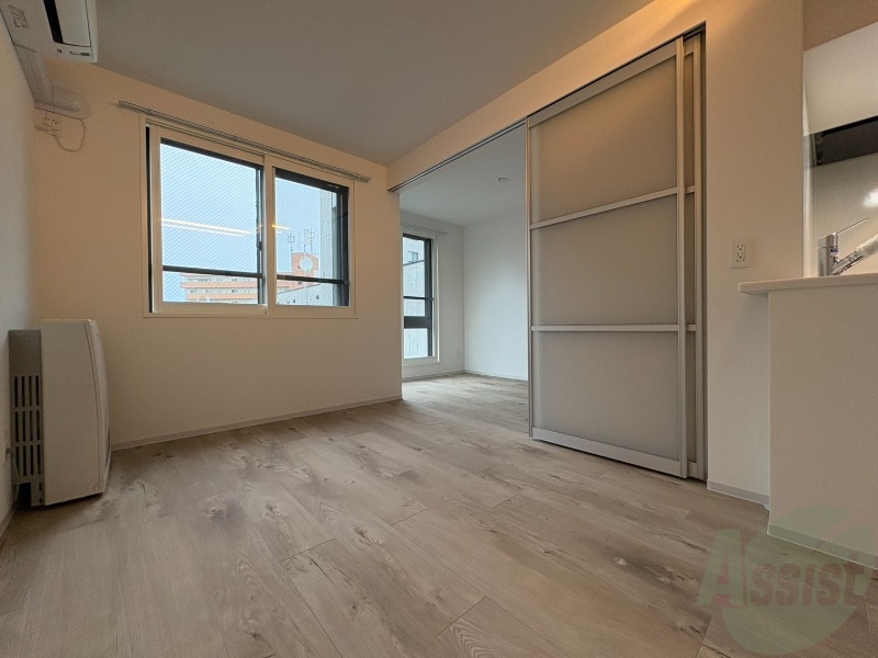 居室・リビング　広くてキレイなお部屋が広がっていて、充実した生活が送れそう。