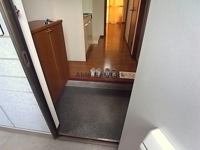 玄関　※同物件別部屋参考写真